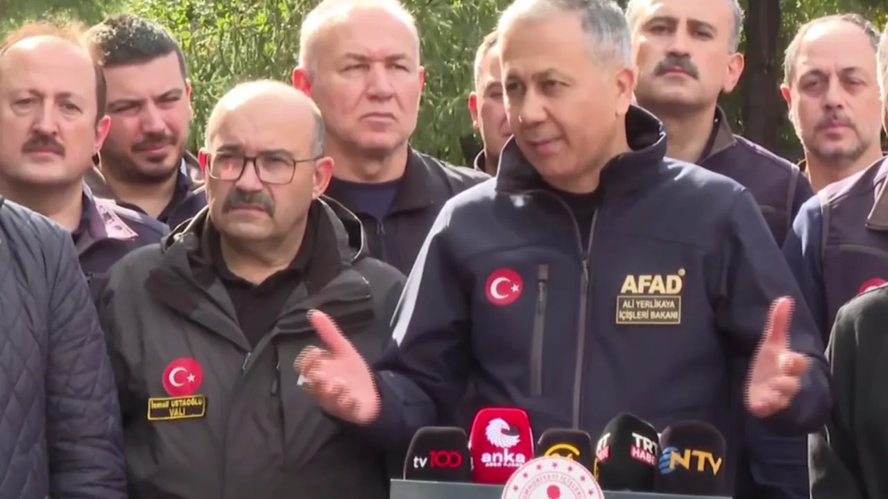 Bakan Yerlikaya Sındırgı'dan son durumu açıkladı