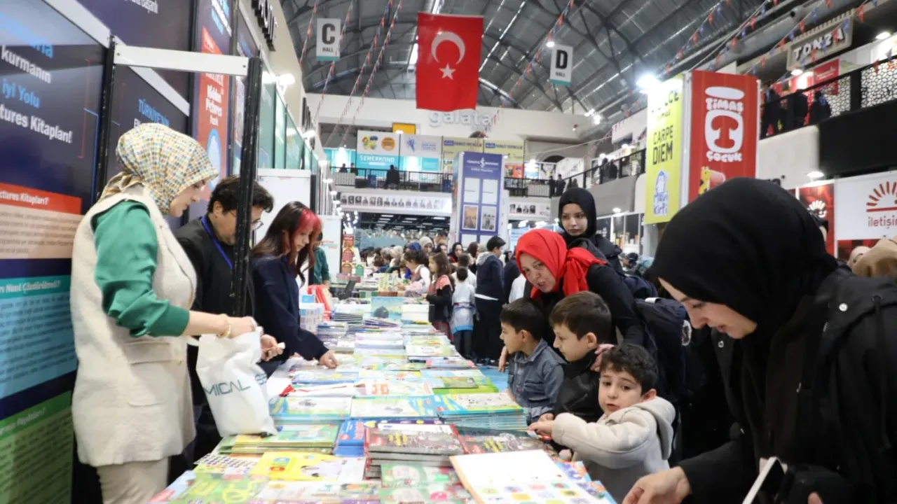 Bursa İnegöl 9. kez 'Kitap Günleri'ne kapı açtı