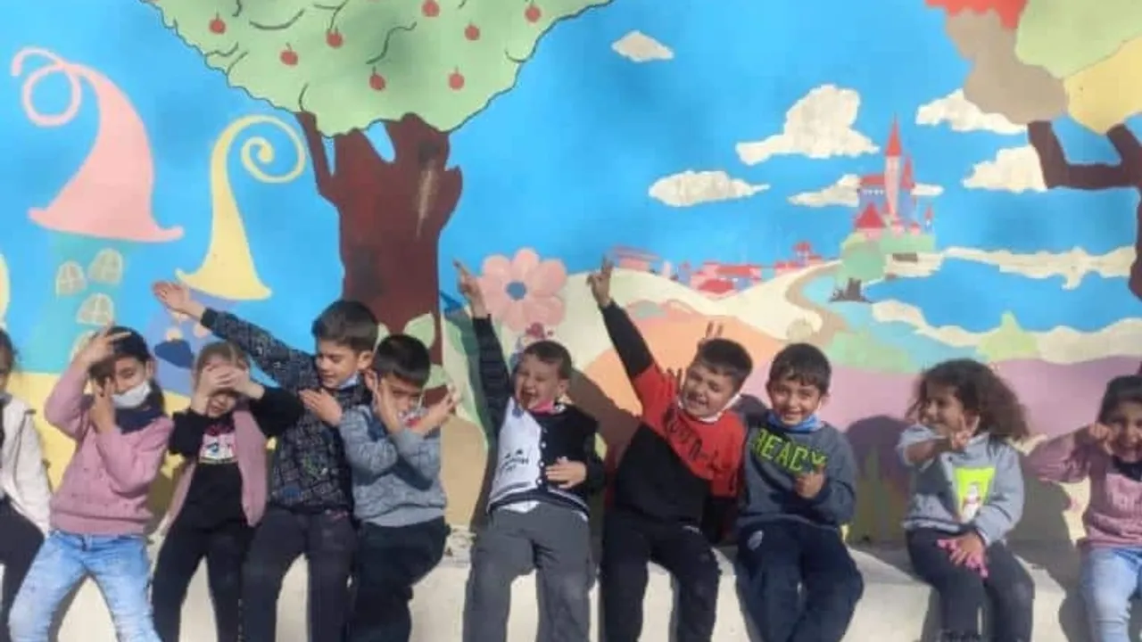 Bursa Mudanya'da köy okulu renkli eğitim yuvasına dönüştü