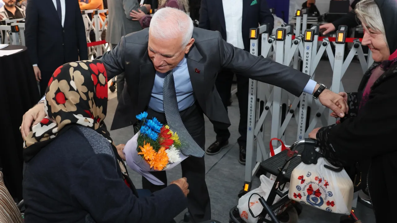 Bursa'da Başkan Bozbey dertleri Kestel'de dinledi
