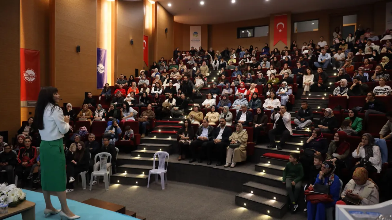 Çocuklarınıza pahalı hediyeler değil, sevgi verin