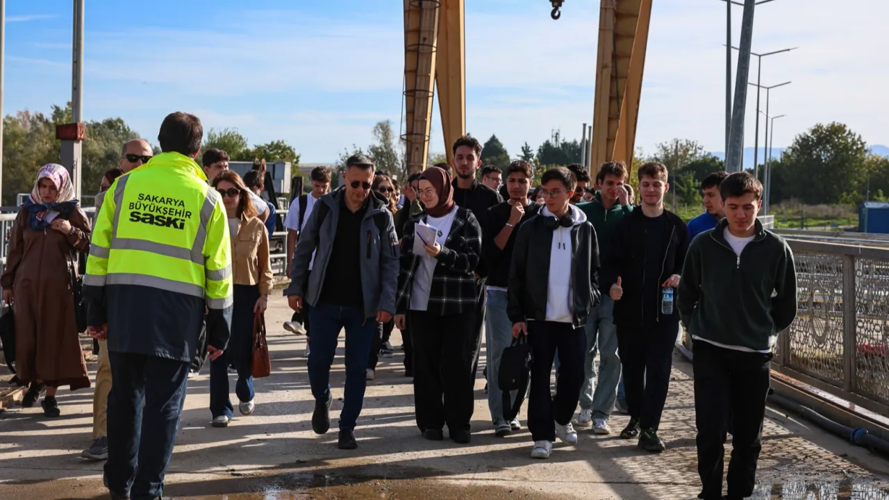 Geleceğin enerji uzmanları SASKİ'nin elektrik üretim tesislerini inceledi