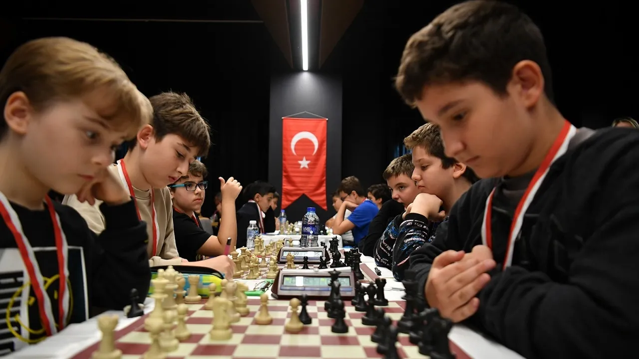 İstanbul Beylikdüzü'nde 29 Ekim'e özel satranç turnuvası