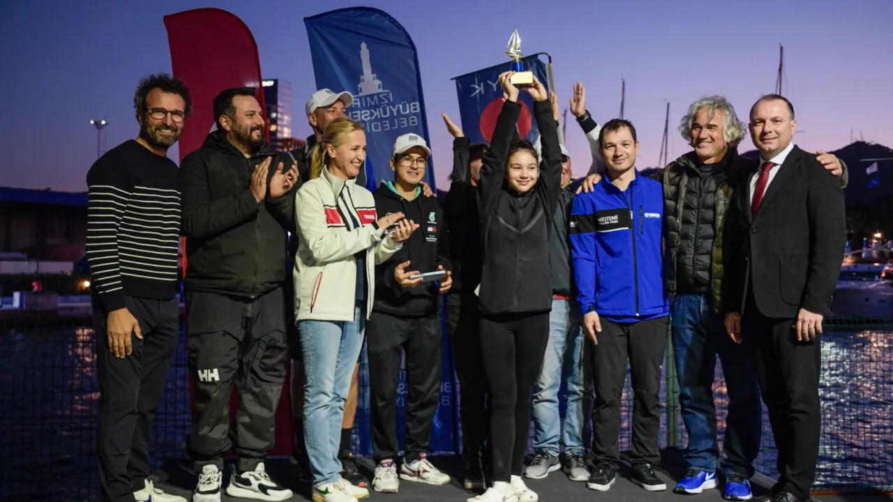 İzmir'de 102 millik parkur Cumhuriyet Kupası ile taçlandı