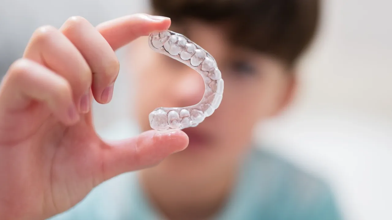 Çocukların diş tedavisinde şeffaf plaklar dönemi