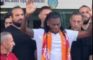 Galatasaray, Rafael Leão transferini resmen duyurdu