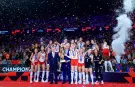 Bakan Bak Avrupa Şampiyonu Filenin Sultanları'nı kutladı