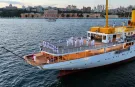 TCG Savarona Dolmabahçe açıklarında demirledi