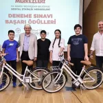 Başarılı öğrencilere Büyükşehir’den ödül