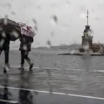 İstanbul Valiliği uyardı... Yağışlı sistem geliyor, sıcaklıklar 4 ila 6 derece düşecek