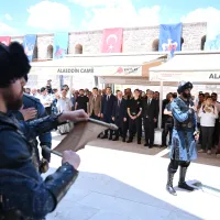 YAŞAM