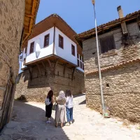YAŞAM