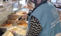 Gençler israfı önlüyor, iyiliği paylaşıyor.