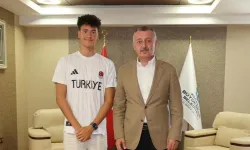 Başkan Büyükakın İzmitli şampiyonu kutladı