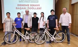 Başarılı öğrencilere Büyükşehir’den ödül