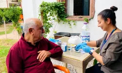 Antalya Muratpaşa'dan kıdemli kent sakinlerine sağlık desteği