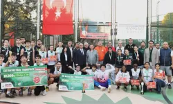 Bursa Osmangazi'de basketler Cumhuriyet için atıldı