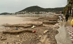Foça'da sel felaketi sonrası yaraların sarılması için seferberlik başladı... Kayıp kişi halen aranıyor!