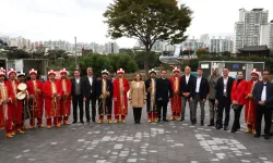 Kocaeli Büyükşehir Mehteri, Ulsan'da yeri göğü inletti