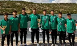 Sakaryalı sporcular Eskişehir'de ikincilik kupasını kaldırdı