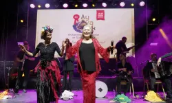 Suzan Kardeş'ten Ayvalık'ta Balkan Rüzgarı!