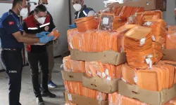 Antalya'da 25 ton tarihi geçmiş tavuk imha edildi