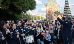 İzmir, yeni yılı rengarenk bir festivalle karşılıyor