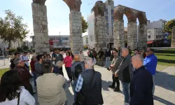 İzmirli turist rehberlerinden Efes Tarlası Yaşam Köyü'ne eğitim ziyareti