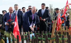Kurtulmuş, Adıyaman'da deprem şehitlerini andı