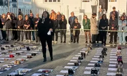 Mudanyalı kadınlar şiddete karşı 7 saat nöbet tuttu