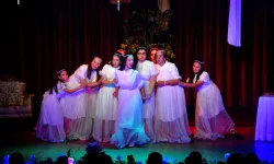 'Sevgi Elçileri' ilk kez Bornova'da sahnelendi