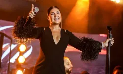 Sibel Can, görkemli konserle hayranlarını büyüledi
