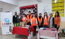 Zekiye Tekin'den lösemili çocuklara ziyaret