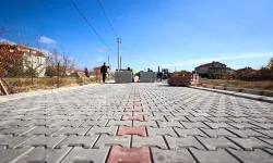 Denizli Büyükşehir'den Çivril'e 100 bin metrekarelik kilit parke yatırımı