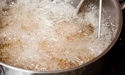 Düzce'de 4 yaşındaki çocuk kızgın yağda yaralandı!