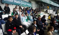 Osmangazili çocuklar Bursaspor coşkusunu tribünde yaşadı