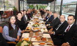 Artvin Valisi Turan Ergün gazetecilerle bir araya geldi