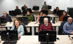 Denizli Büyükşehir'den 65 yaş üstüne dijital eğitim desteği