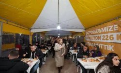 Gaziantep'te Ramazan Sokağı gönül sofrasına dönüştü