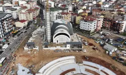 Kocaeli Çayırova'da Kent Meydanı'nda çalışmalar sürüyor