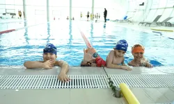 Konya'nın 20 ilçesinde 15 bin öğrenci yüzme öğreniyor