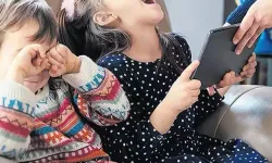 15 yaş altına sosyal medya düzenlemesi geliyor... Doğum ve babalık izinleri artıyor!