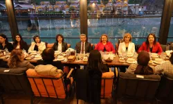 Artvin Valisi Ergün kadın personellerle iftarda buluştu