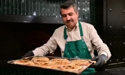 Bursa Yıldırım'da Başkan Yılmaz önce pişirdi, sonra ikram etti