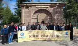 Bursa'da Başkan Yılmaz gençlere fethi anlattı