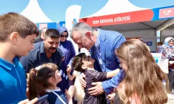 Kocaeli'de Başkan Büyükakın'a çocuklardan sevgi seli