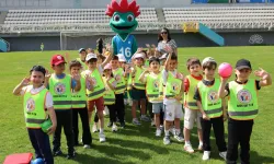 Bursa Nilüfer'de Spor Şenlikleri'nde sıra minik öğrencilerin
