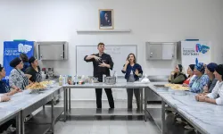 İzmir'de Engelliler Haftası'nda tatlı atölyesi
