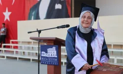 Dokuz Eylül'de mezuniyet coşkusu... 38 yıllık hayal birincilikle taçlandı