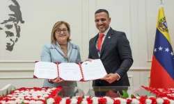 Fatma Şahin'den Venezuela'ya Destek: Bir Aylık Maaşını Bağışladı